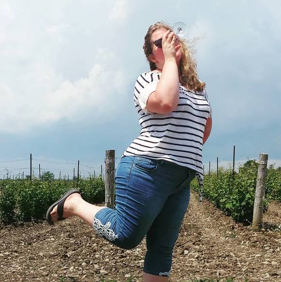 Meet your Posher, Karlaina - Picture 1 of 1